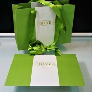 Hive Boutique Store West Palm Beach Florida Totes 2 Paper Gift Bags Rope Handle